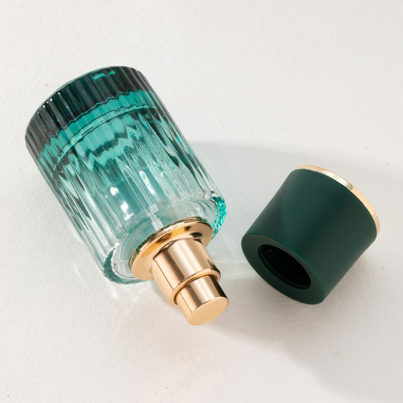 Szklana butelka na perfumy z a – Perfume Imperium Fragrance World recenzja i cena
