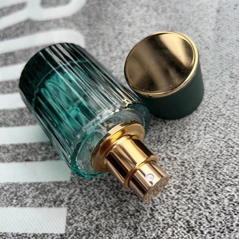 Szklana butelka na perfumy z a – Perfume Imperium Fragrance World recenzja i cena